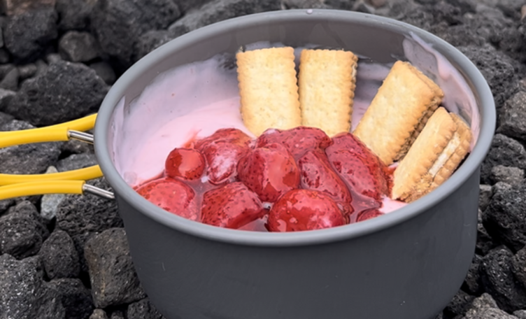 簡単デザート♡全部一緒に食べるとケーキのような味に！【お手軽・山