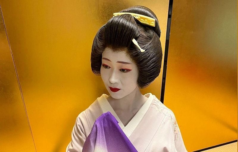 芸妓はお酒が飲めないとやってられない？プライベートでもよく飲む