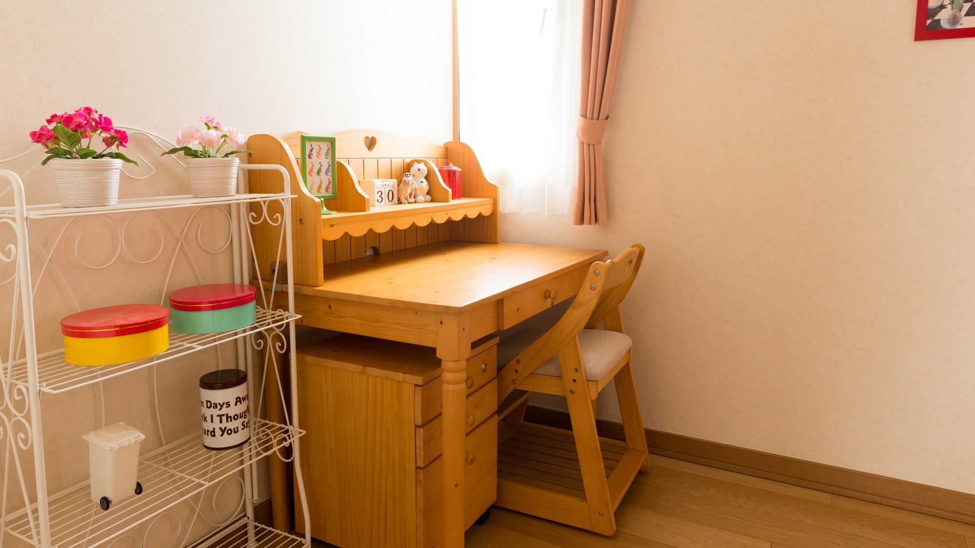 子ども部屋や勉強机は本当に必要？「勉強机を持たない」先輩ママが語る 